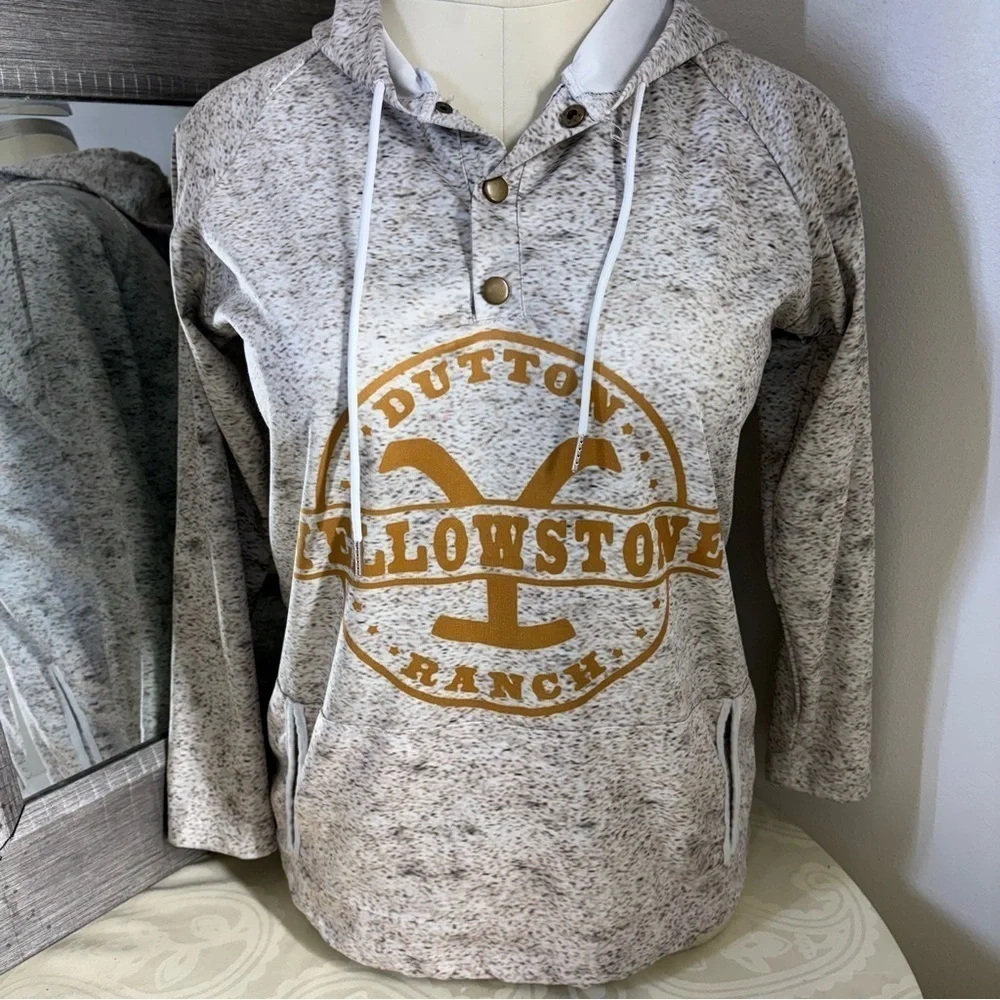 Source Unknown Gray Sweater with Vintage Logo